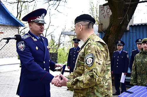 Бійці з Івано-Франківська у Маріуполі за місяць затримали 172 правопорушника