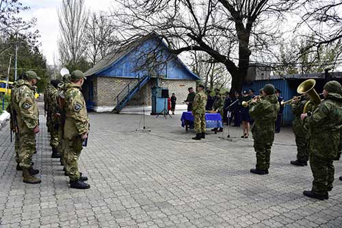 Бійці з Івано-Франківська у Маріуполі за місяць затримали 172 правопорушника