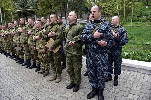 Бійці з Івано-Франківська у Маріуполі за місяць затримали 172 правопорушника