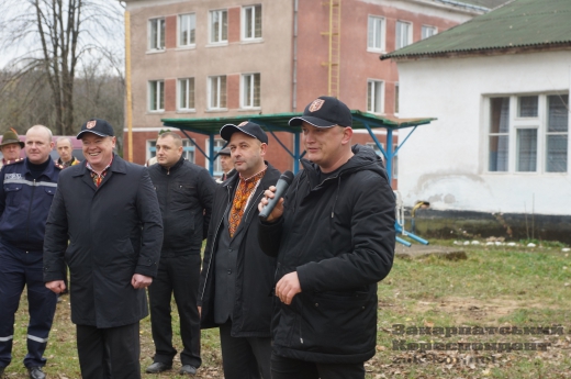 На Закарпатті кращі різьбярі створюють унікальну алею: опубліковано ФОТО На Закарпатті кращі різьбярі створюють унікальну алею: опубліковано ФОТО