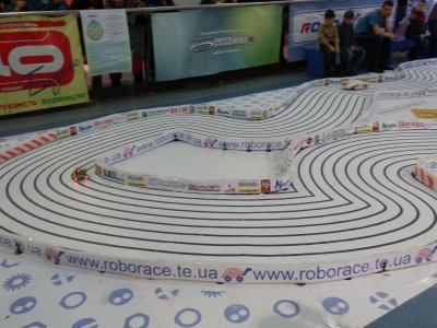 У змаганні роботів перемогла команда з Івано-Франківська У змаганні роботів перемогла команда з Івано-Франківська