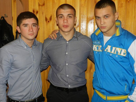 Фото з блогу Дмитра Гнапа. Назар Мазуркевич посередині, Вадік Румин Тітушко - праворуч Фото з блогу Дмитра Гнапа. Назар Мазуркевич посередині, Вадік Румин Тітушко - праворуч