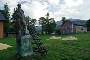Пам&rsquo;ятник лісорубові, Осмолода