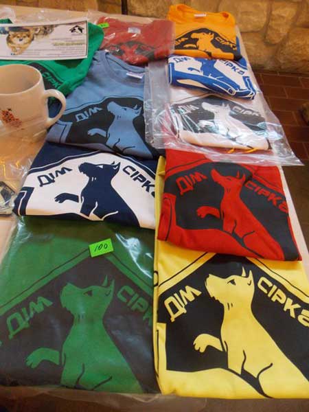 Активісти зібрали 1638 гривень для безпритульних собак