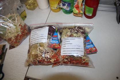 Прикарпатці відправили у зону АТО сухі борщі Прикарпатці відправили у зону АТО сухі борщі