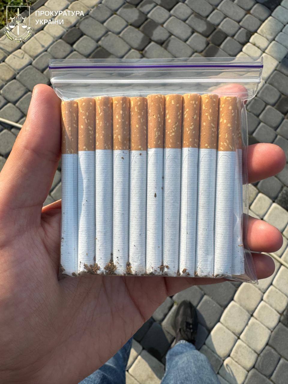 фото: вилучені вироби