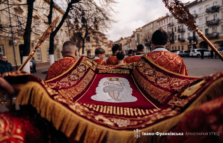 фото: Плащаниця