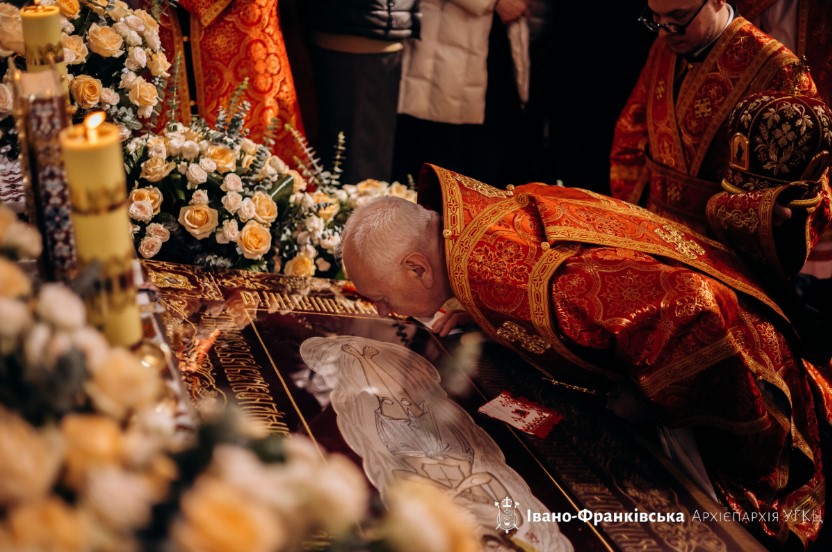 фото: Плащаниця