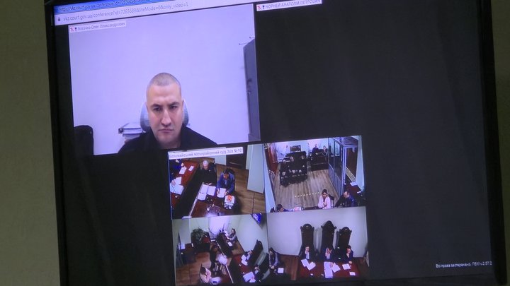 Прокурор Олег Богачко та обвинувачений Анатолій Чорней були присутні на підготовчому засіданні в онлайн-режимі, 19 жовтня 2026 року. Суспільне Івано-Франківськ/Ольга Манзуля