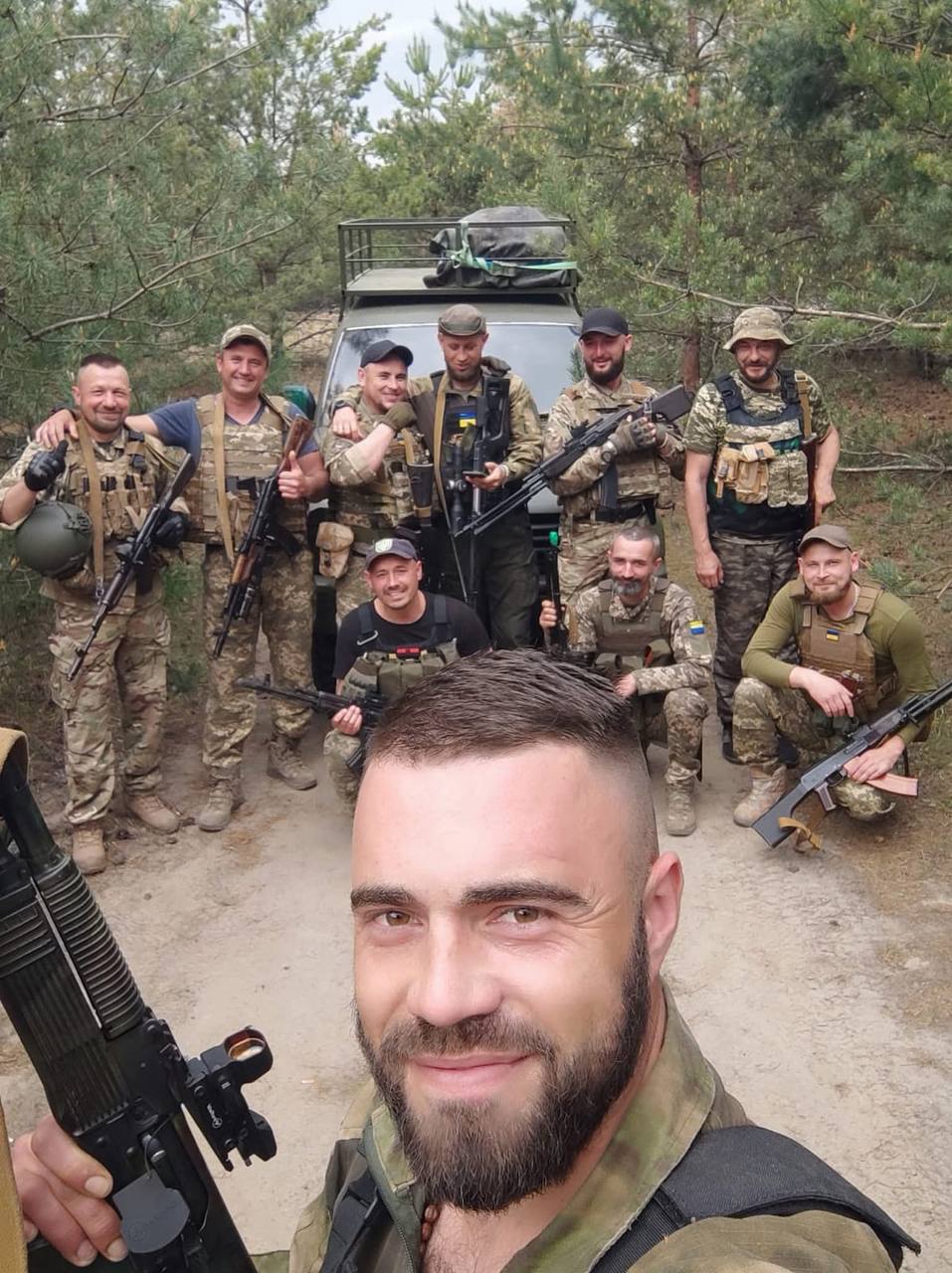 Назар Семанів з побратимами