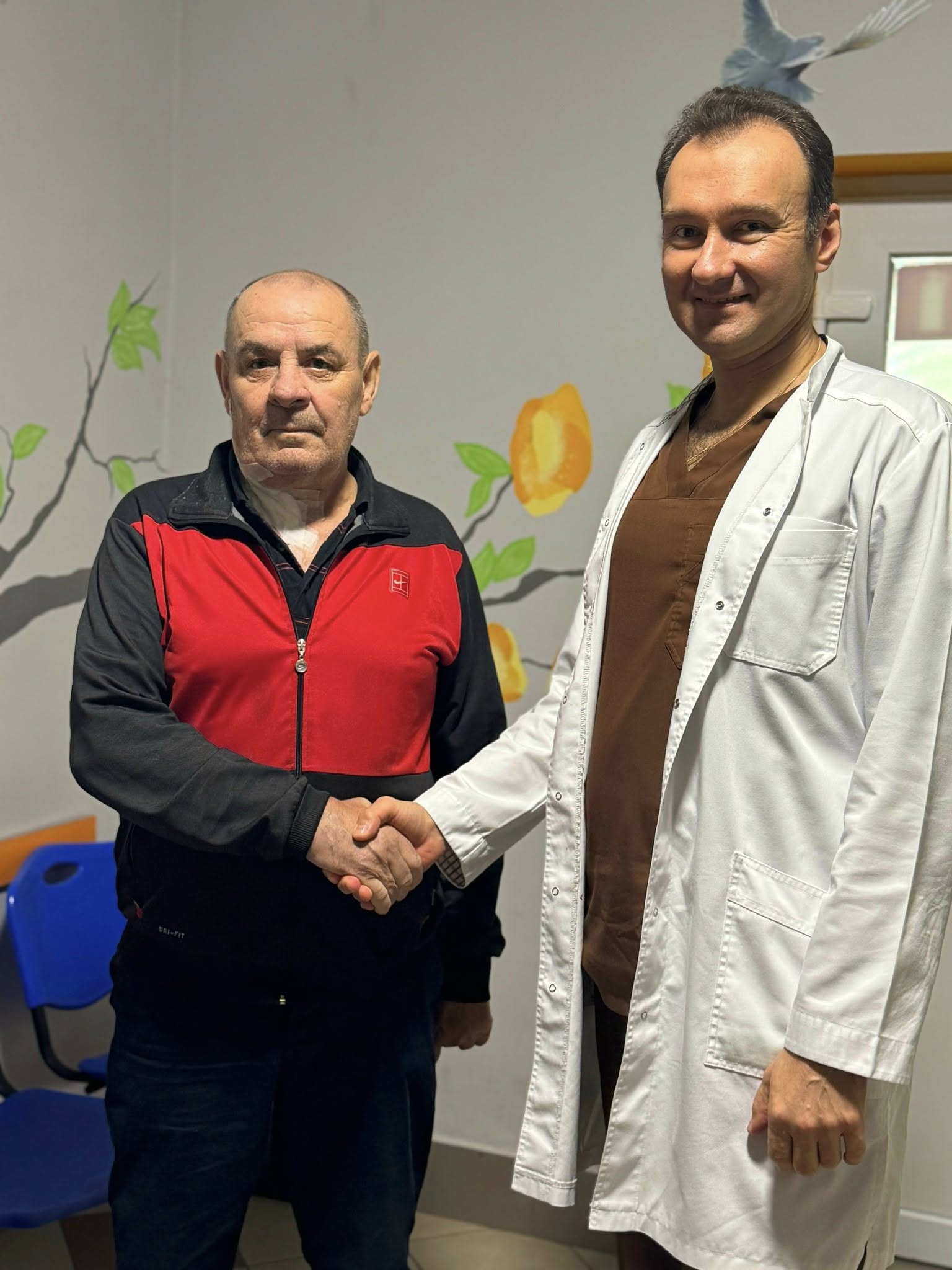 Лікар з пацієнтом